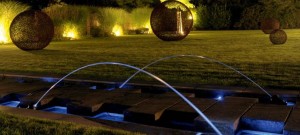 zahradni-fontany-oase-water-jet-lighting-2