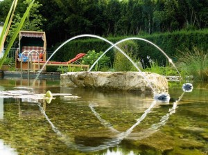 zahradni-fontany-oase-water-jet-lighting-5